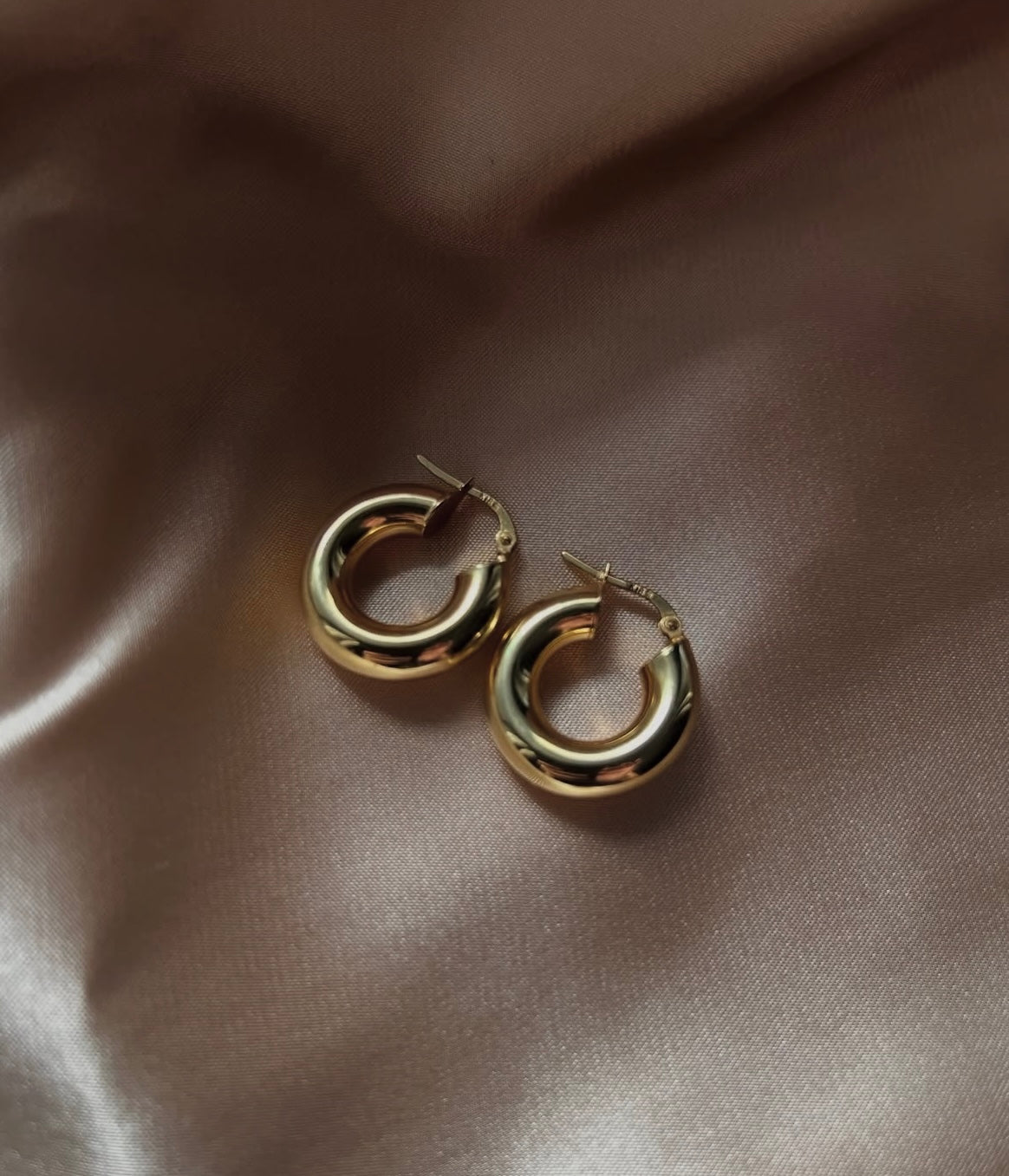 18k Gold Hoop Earrings