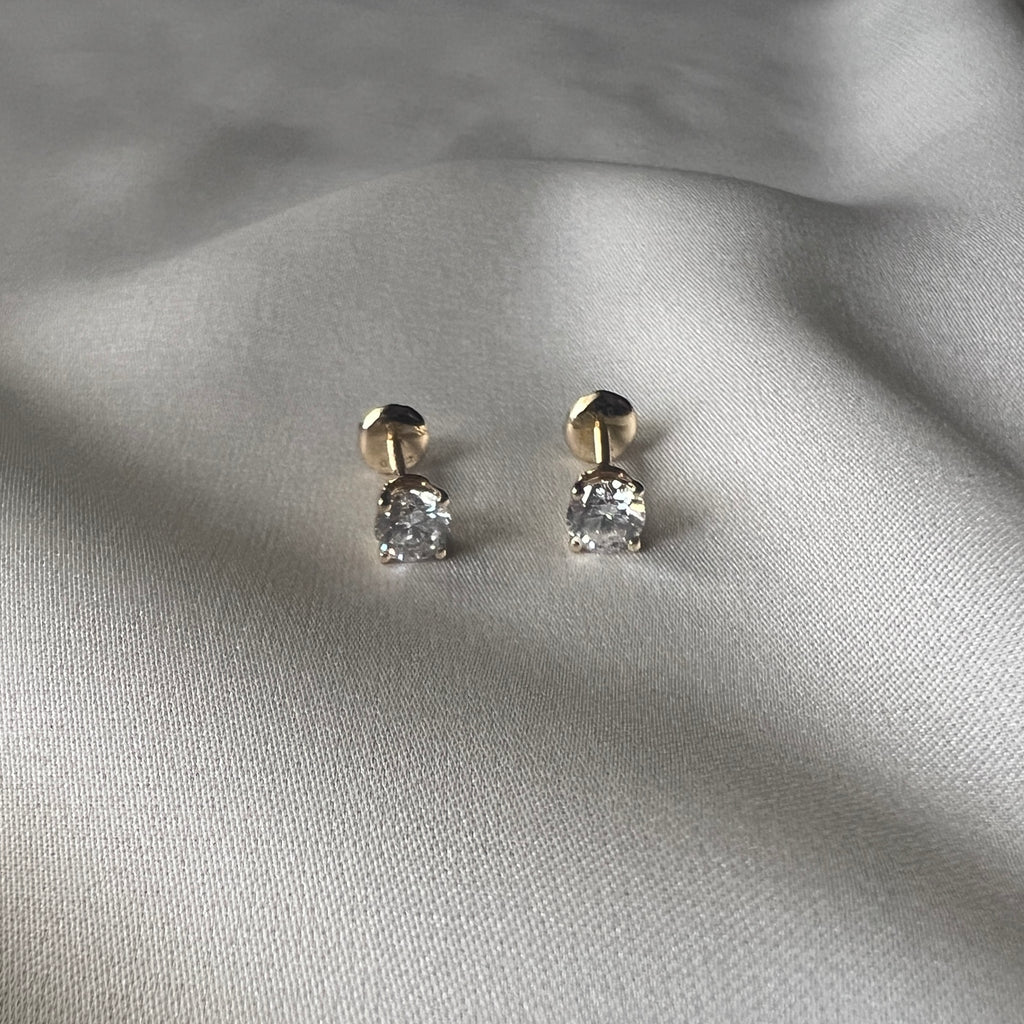 18k Diamond Earrings .60ct